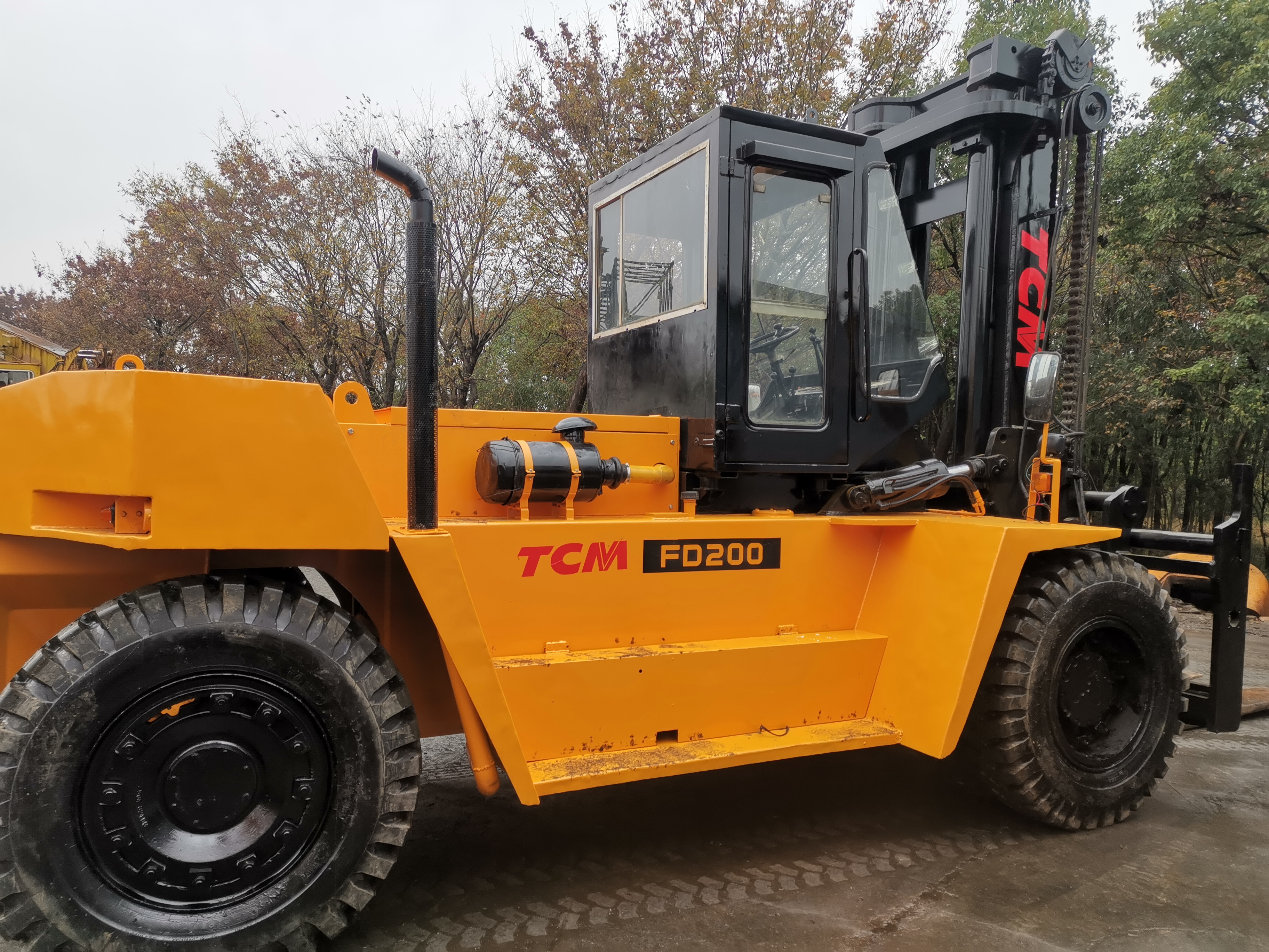 TCM forklift 44000 lb 20tons 25 ton forklift fd200 FD250 for container heavy forklift 20 ton diesel with good condition