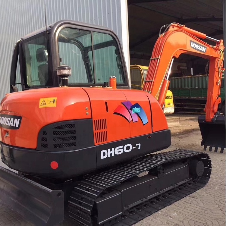 Longhua factory used doosan DH60 crawler excavator south korea used doosan daewoo DH60-7 60 60DX small mini excavator for sale