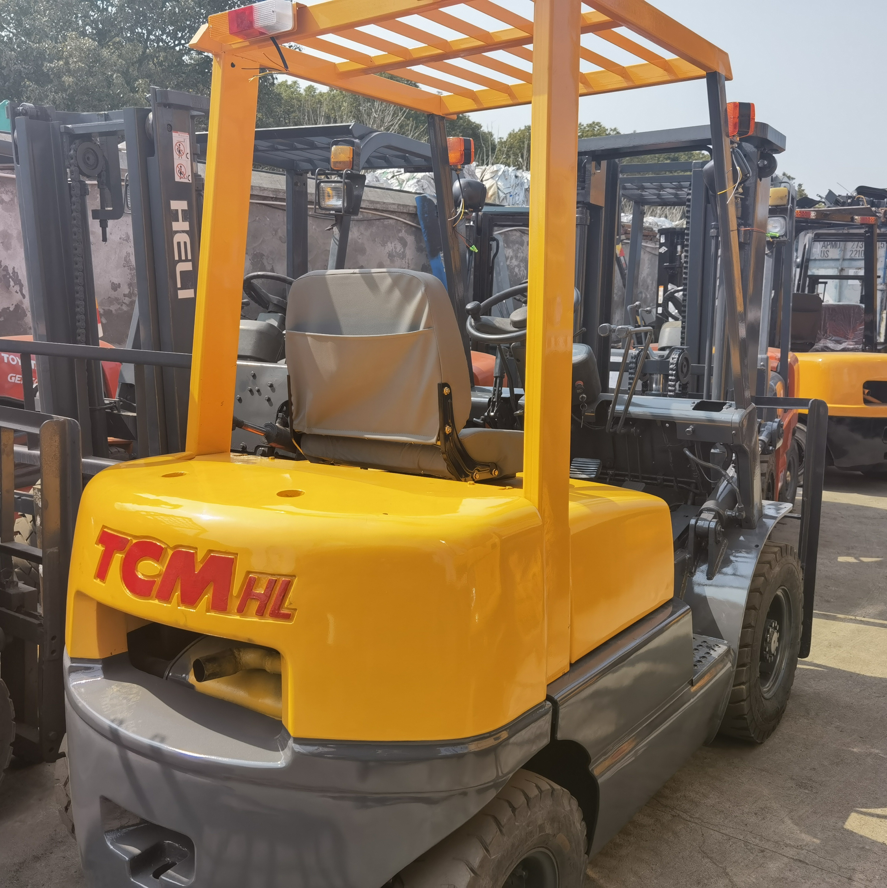 Used forklift TCM FD20 T5 90% rated load lifting capacity 3 TON second-hand used forklift multi functiontcm3 ton forklift truck