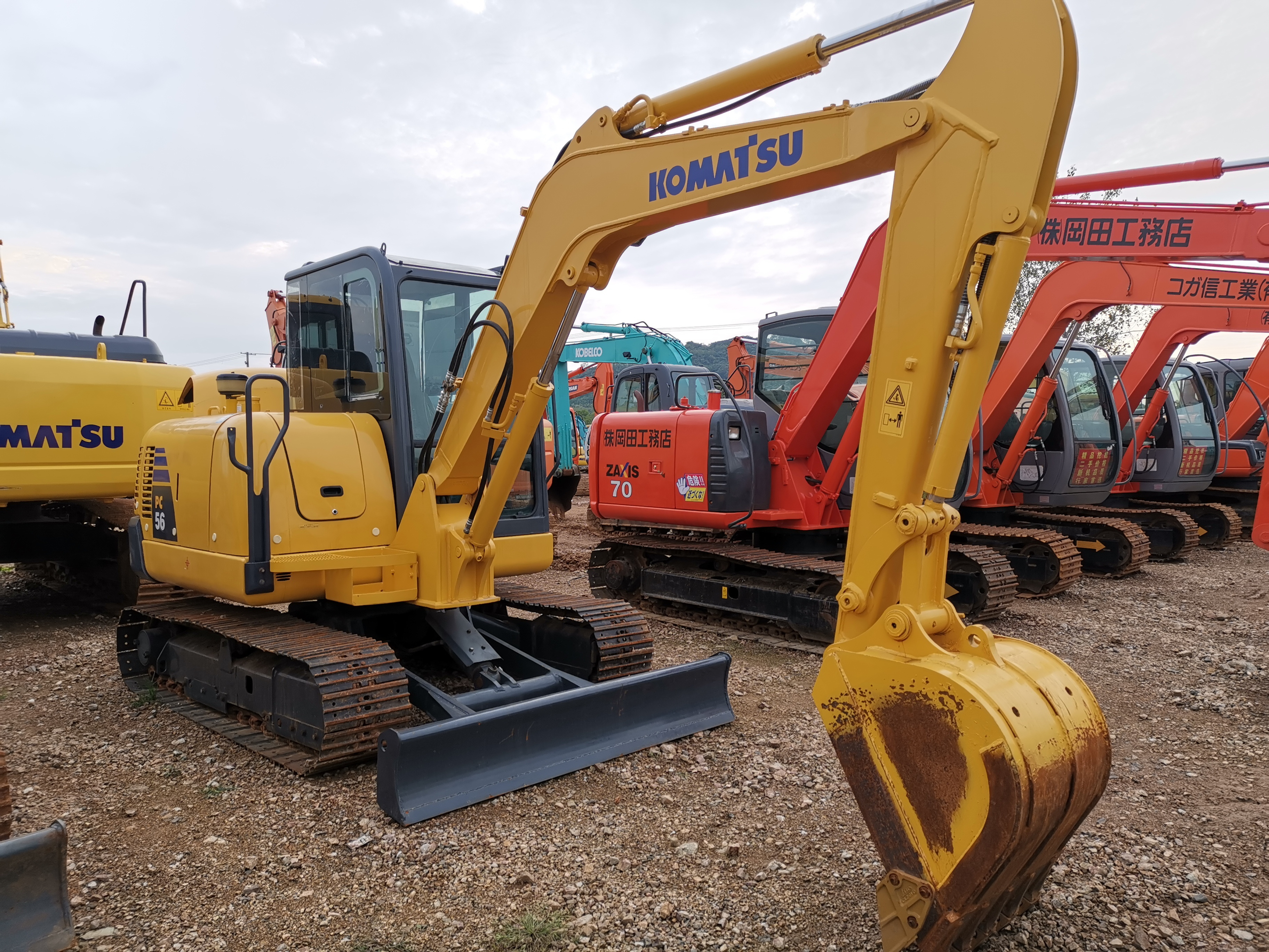 2022 Komatsu Pc56-7 Digger 5 Tonne Pre-Owned Komatsu Mini Excavator instock available in Shanghai factory