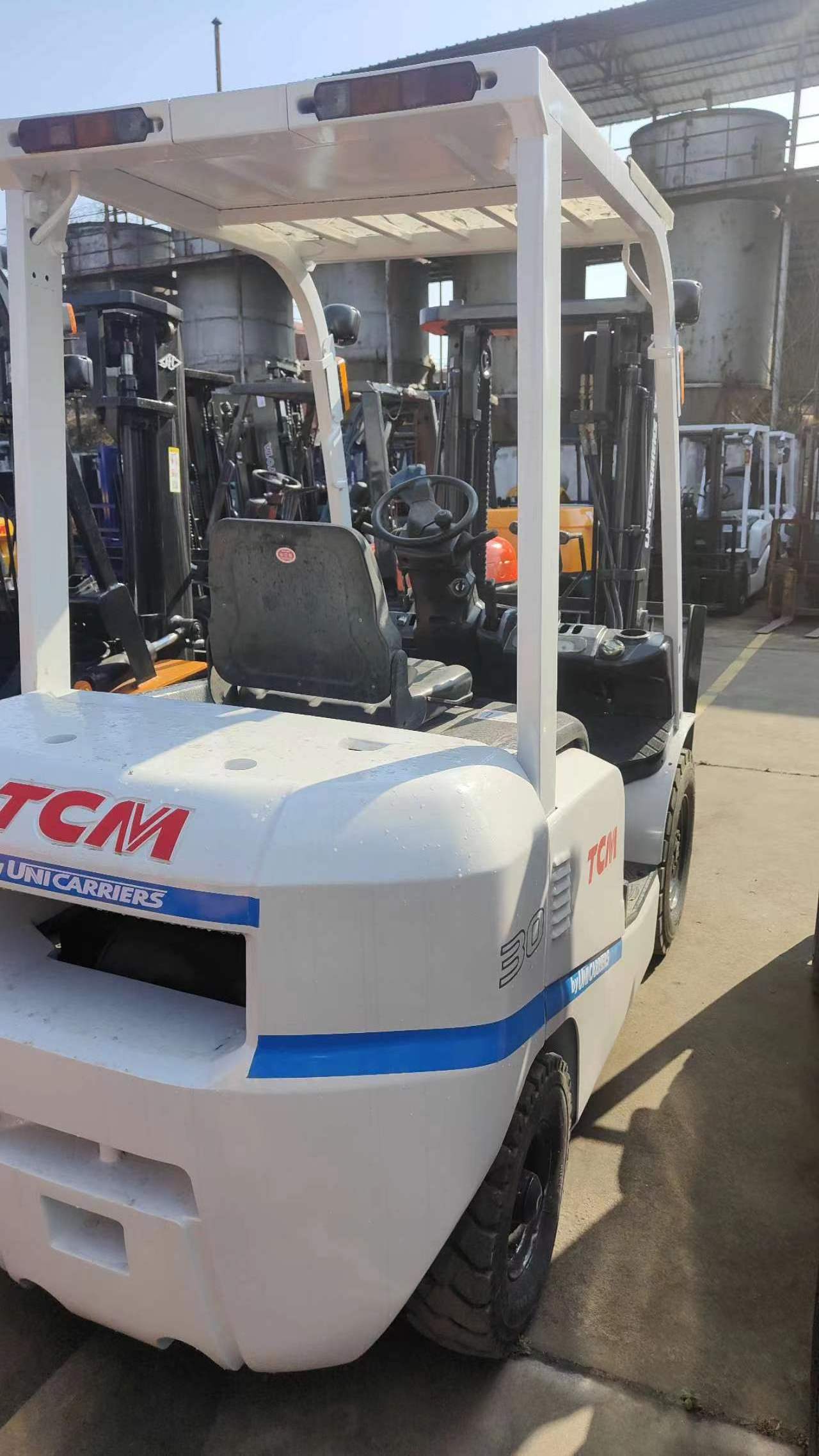 TCM FD25T3C diesel lifting 2.5 tons second hand forklift 3tons 5tons 7tons shanghai yard direct sale