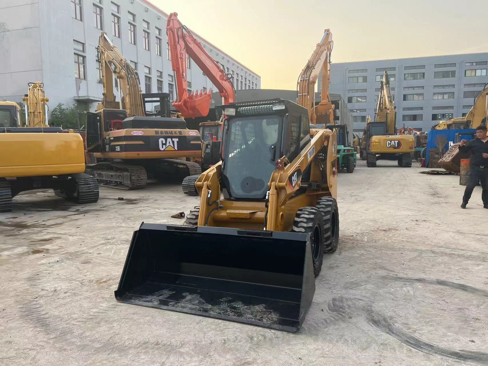 CAT 226B used wheel slip loaders originally imported from the United States are sold cheaply and other American brand loaders