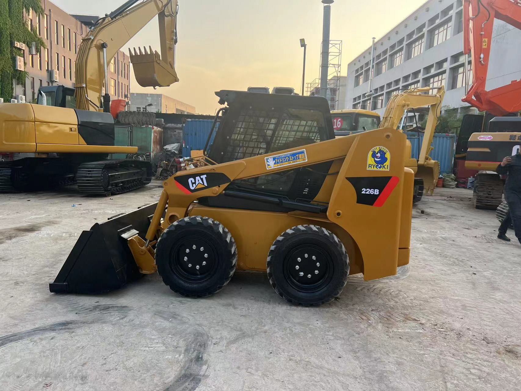 CAT 226B used wheel slip loaders originally imported from the United States are sold cheaply and other American brand loaders