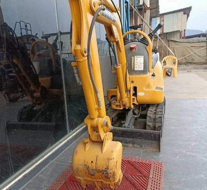 1 Ton Komatsu PC01 used excavator the smallest earthmoving machinery mini digger and models PC56 PC55MR for sale