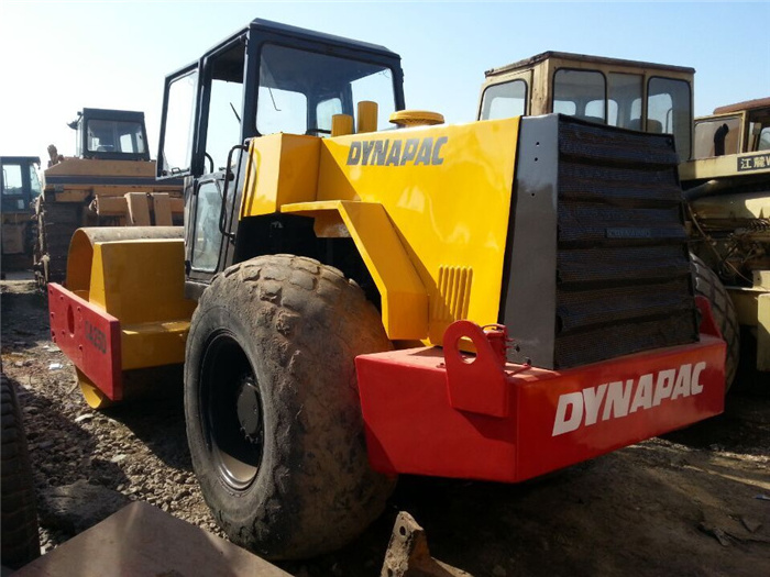 hot sale on used road roller DYNAPAC CA25D in good condition at the lowest cost with the low oil consumption made in Sweden