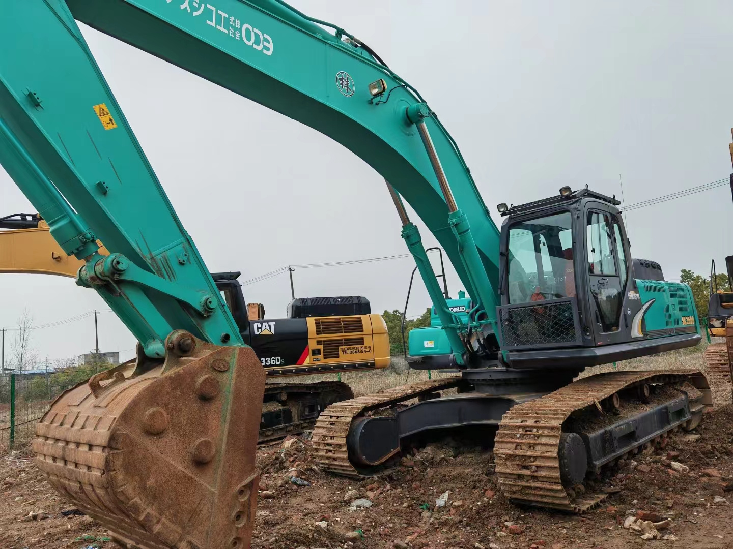 used original crawler Excavator KOBELCO SK 350 , 260, 210, 200 in good condition low oil consumption easy to operate cheapest