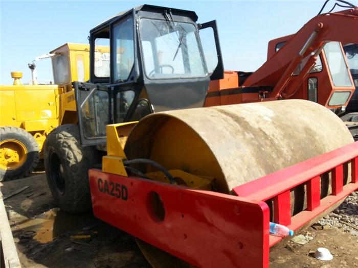 hot sale on used road roller DYNAPAC CA25D in good condition at the lowest cost with the low oil consumption made in Sweden