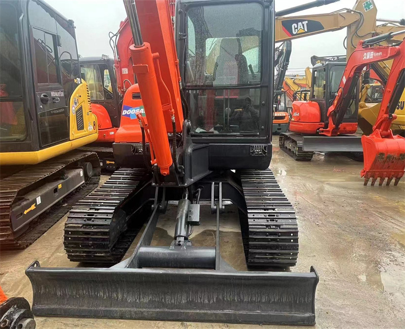 Cheap Used Mini excavators Doosan DX60 6 ton Doosan DX60 high quality used crawler excavators for sale