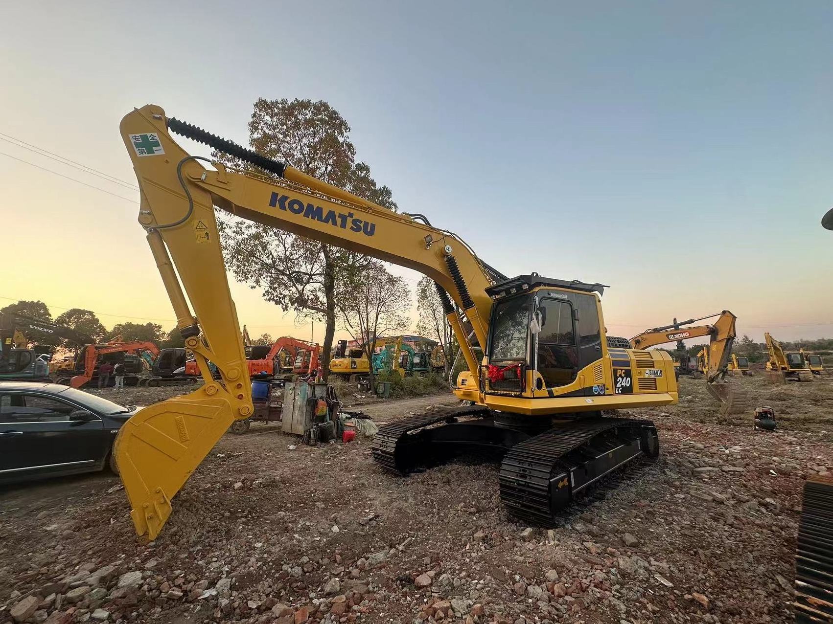 Used 320d 320c Komatsu Pc70 Pc120 Pc200 Pc220 Pc240 Pc300 Pc400 Boat Digger Amphibious Excavator for sale