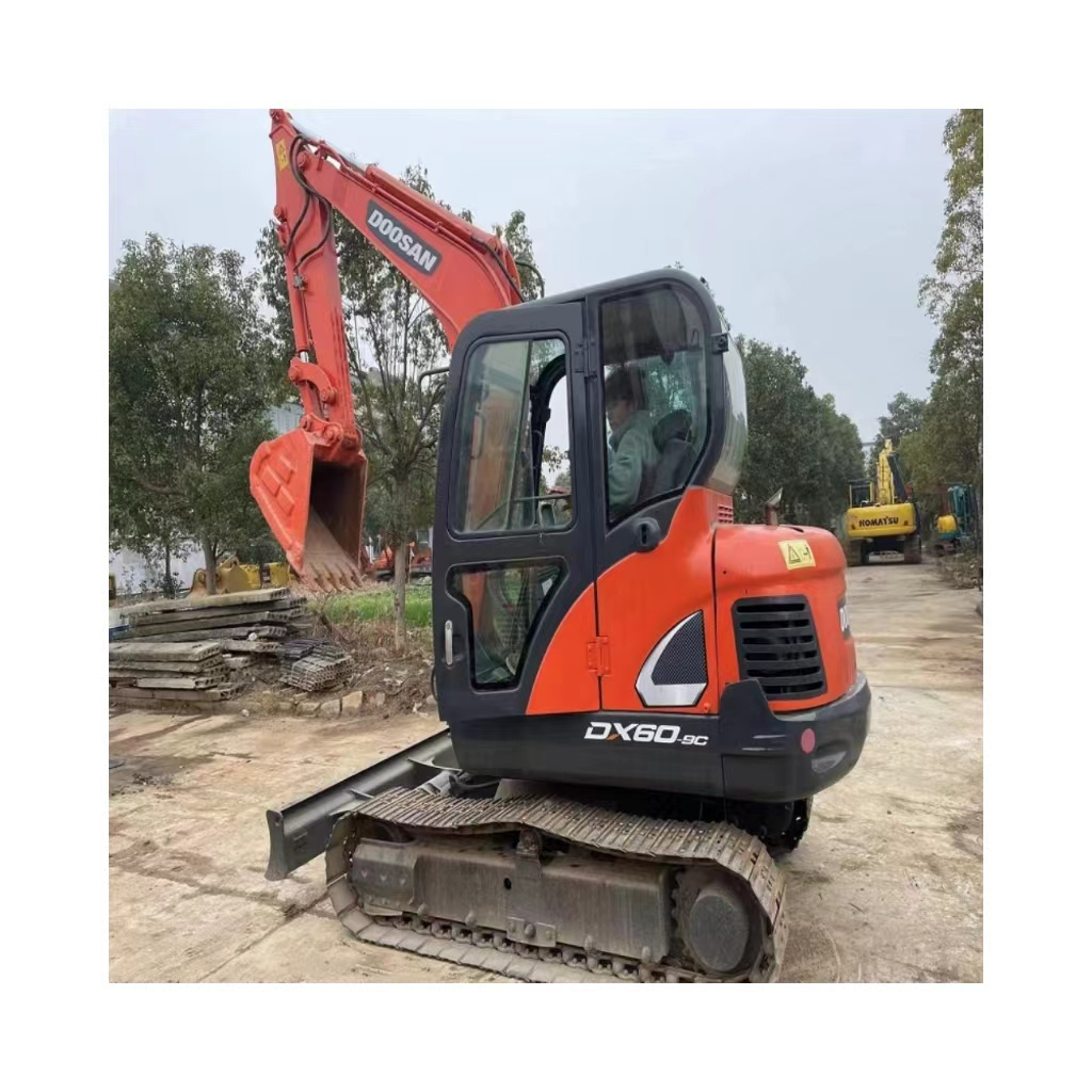 Used Doosan DX60-9C automatic excavator Second-hand small crawler digger Used mini excavator Doosan DX60-9C