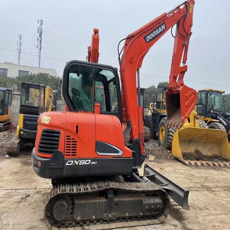 Used Doosan DX60-9C automatic excavator Second-hand small crawler digger Used mini excavator Doosan DX60-9C