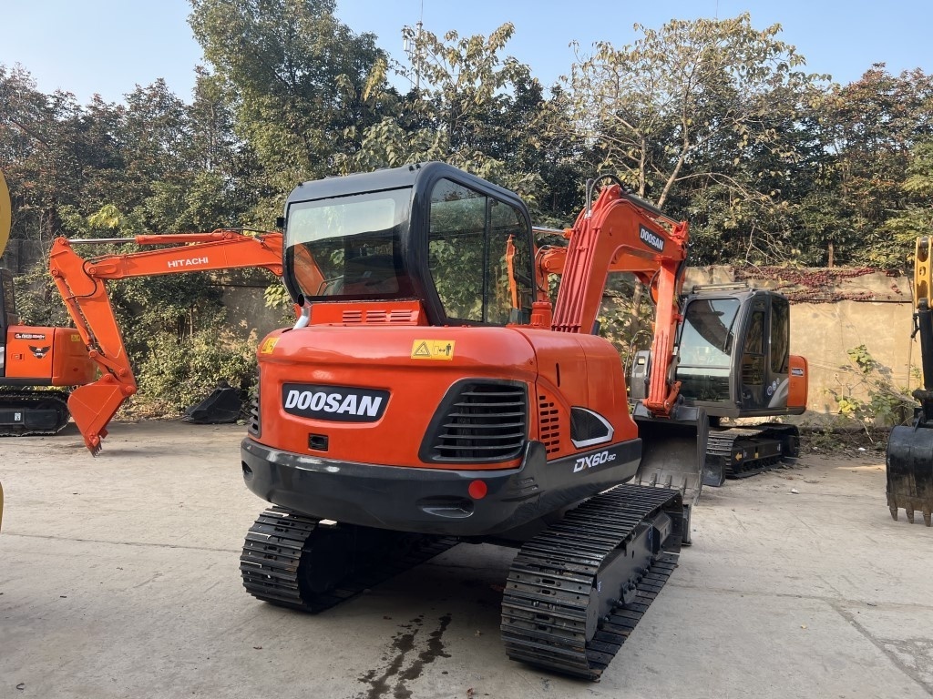 6 ton used Crawler excavator doosan DX60 DX55 mini Used Doosan Crawler Excavator