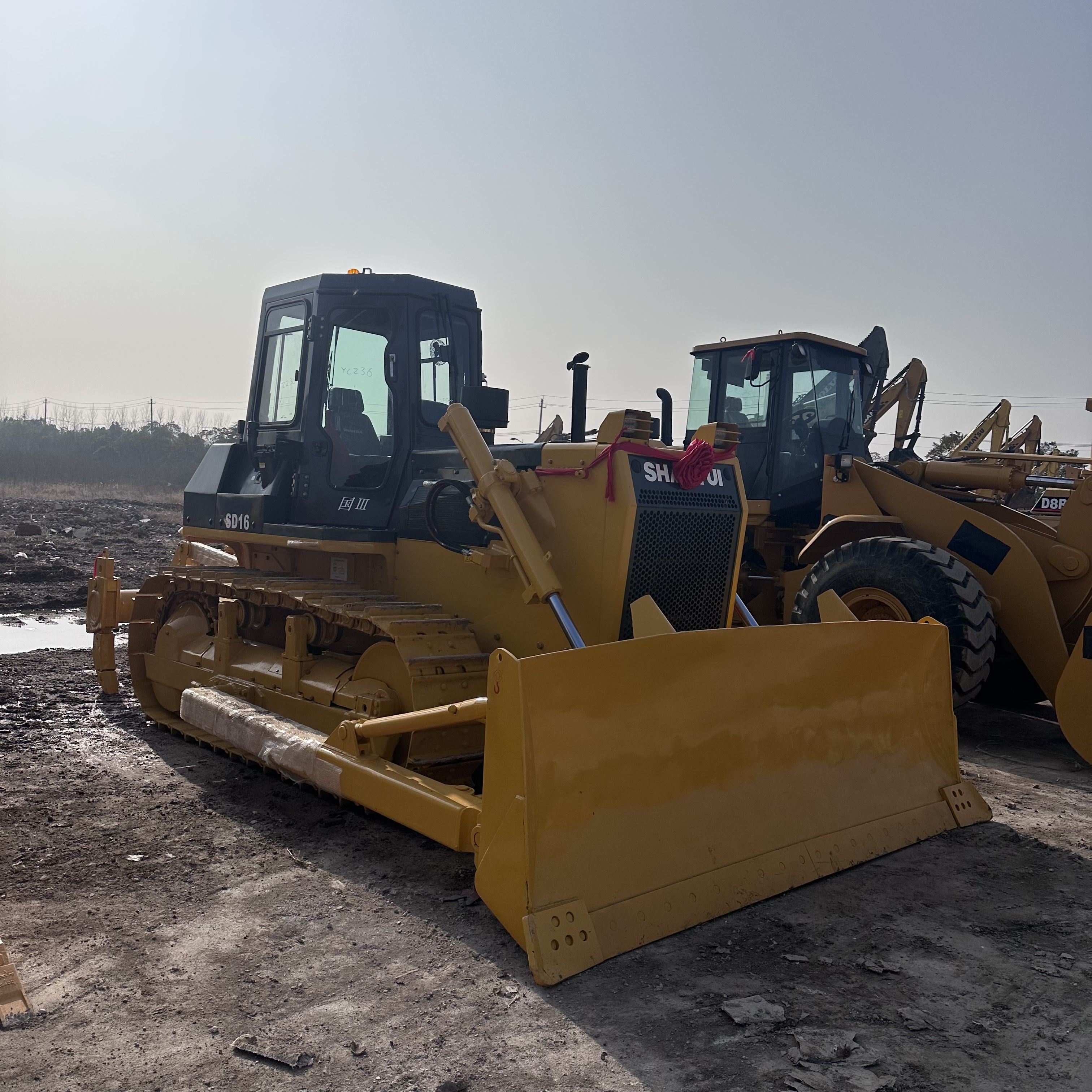 SHANTUI 160HP Crawler Bulldozers SD16 with Spare Parts