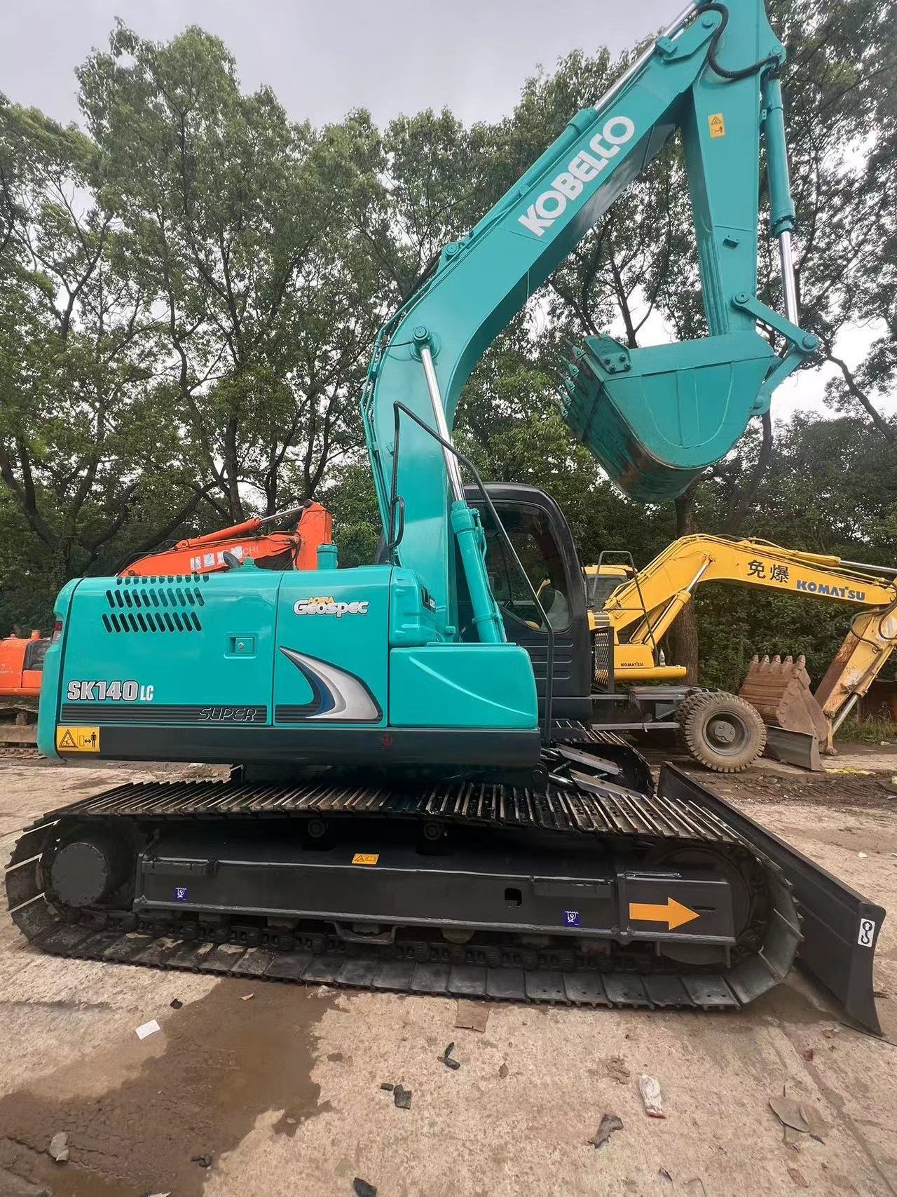 used Japan original Kobelco sk140 excavator  Kobelco sk 75 130 140 200 14ton hydraulic crawler excavator for sale