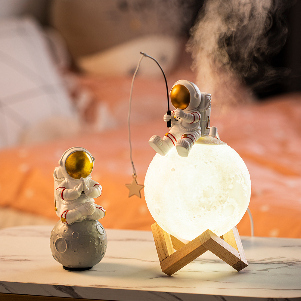 nordic home decor Star Catch Astronaut Ornaments  home decor modern resin living room office home decorative items humidifier