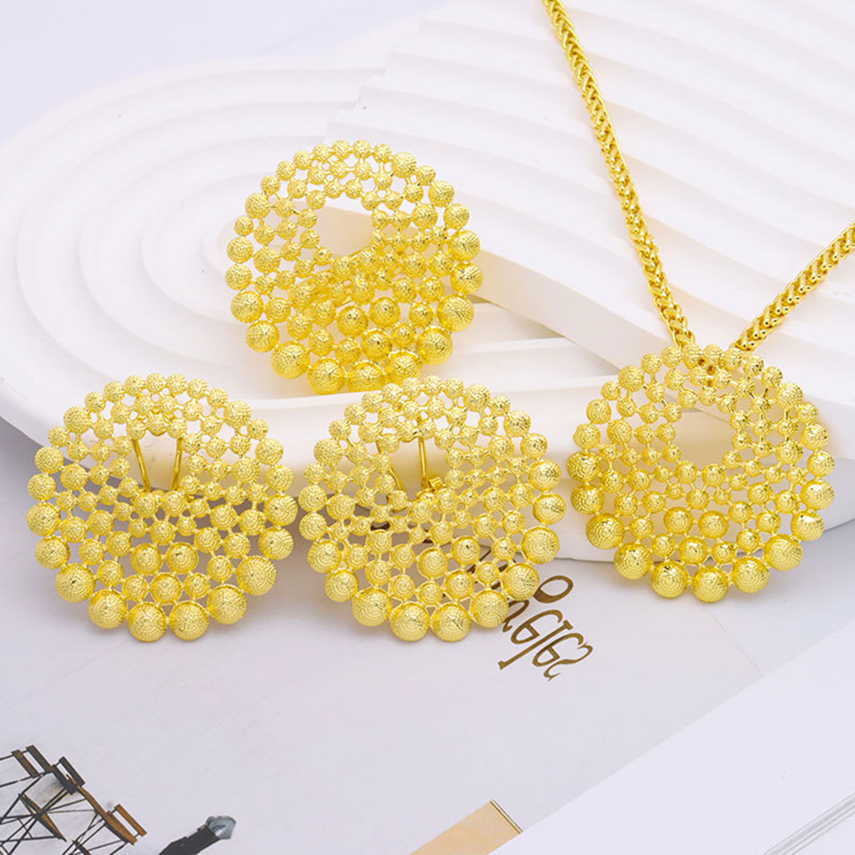 Sunnice High Quality Alloy Senegal Bride Wedding Gift Golden Dubai Necklace Ring Set Round Pendant Women African Jewelry