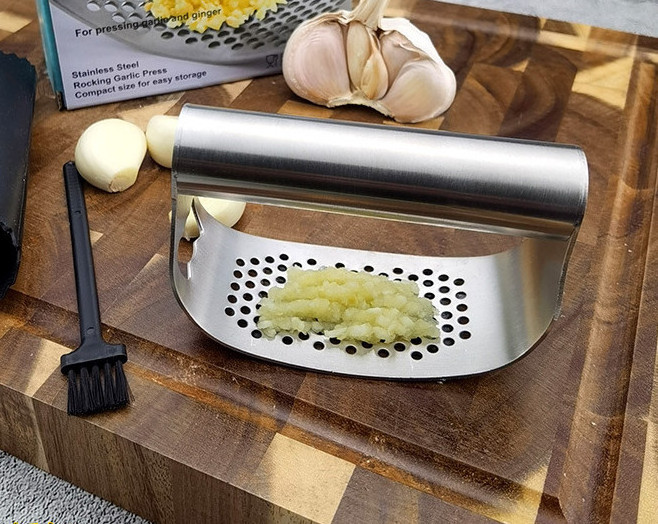 Hot Sale Durable Stainless Steel Garlic Press Kitchen Gadgets Garlic Ginger Masher