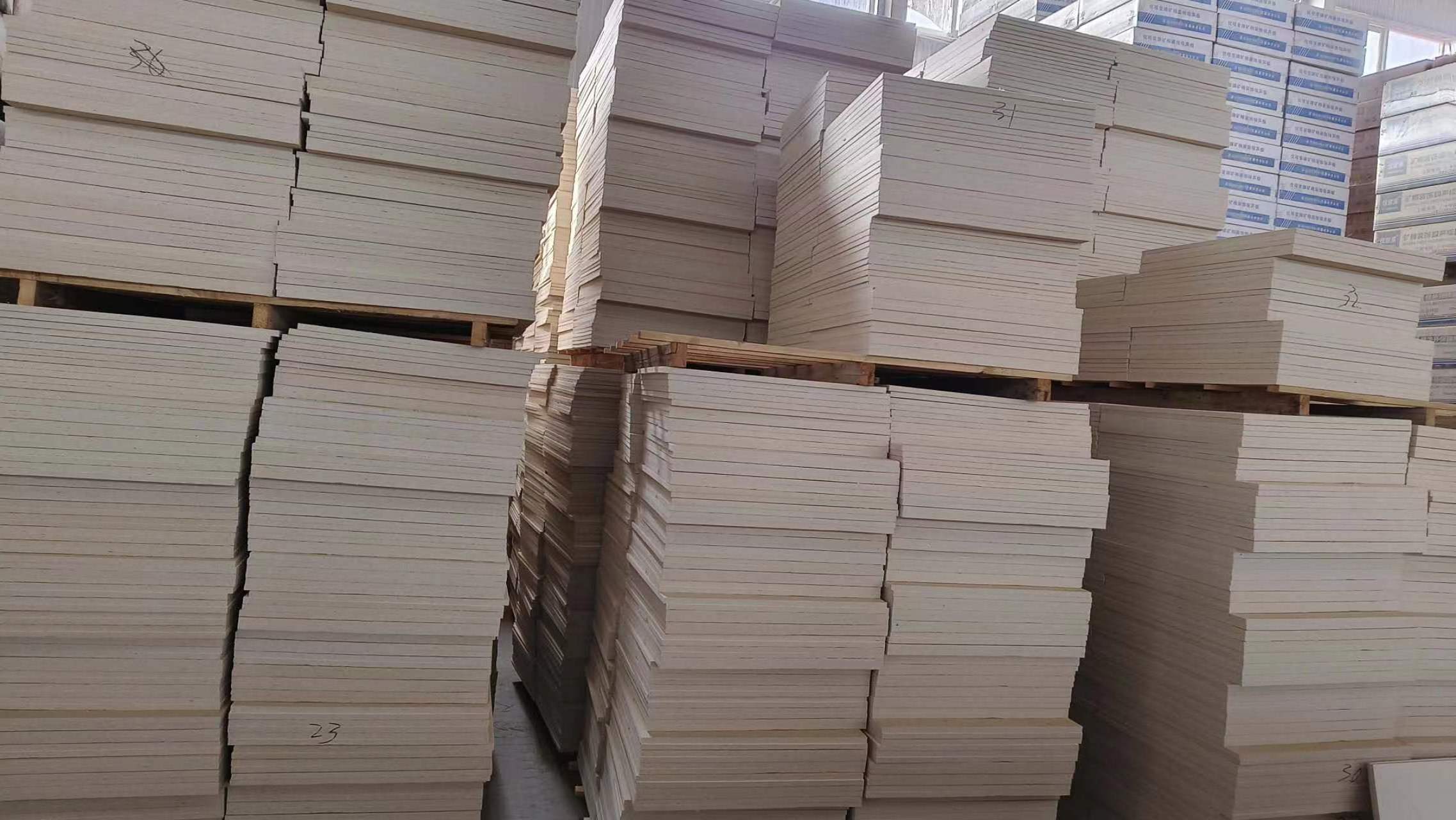 2023 Suspended Ceiling Panels Azulejos De Techo Mineral Wool Fiber Board Acoustic Mineral Fiber Drop Ceiling Tiles