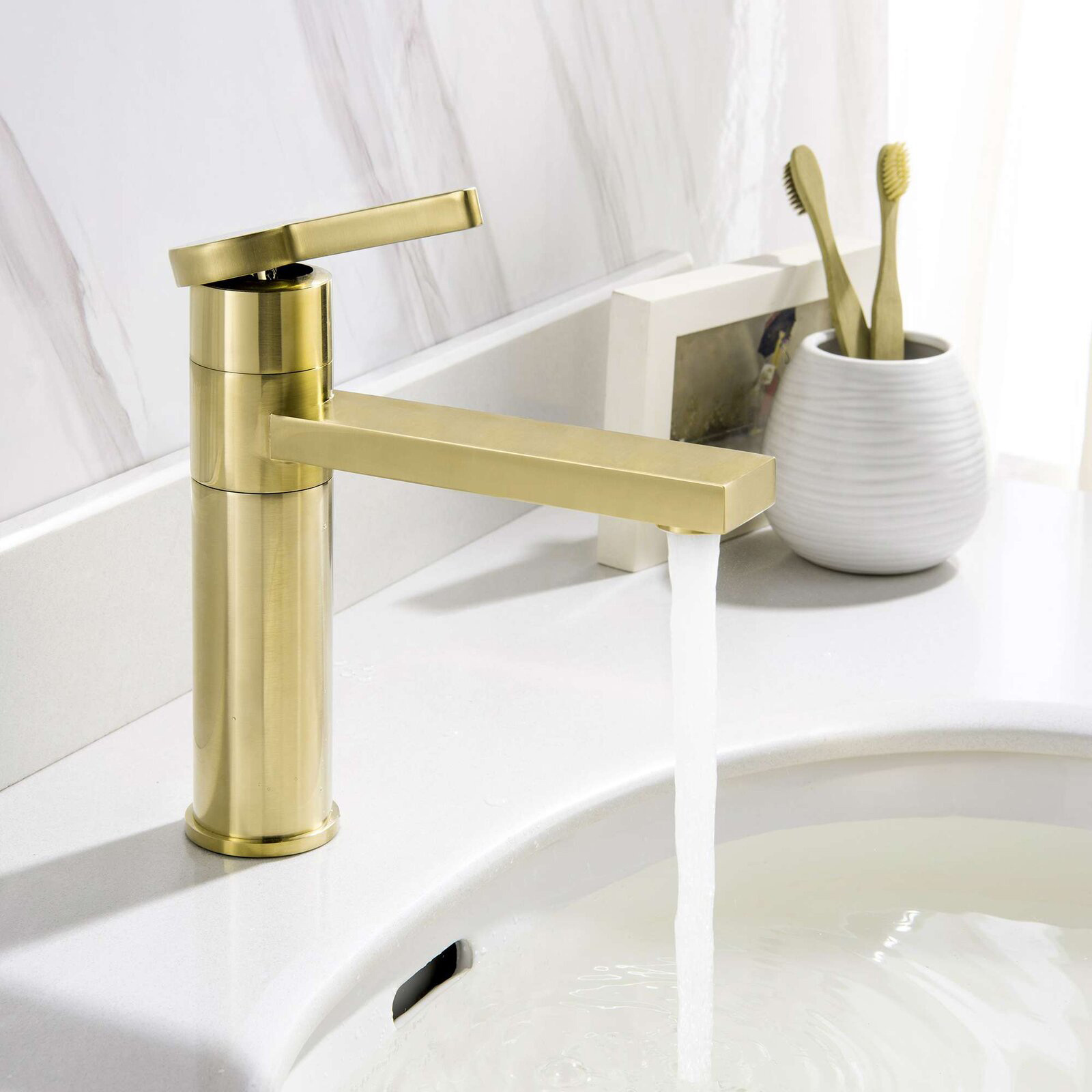 Luxury Lead-free Brass Body Brushed Gold Single Handle Bathroom faucet with One Hole