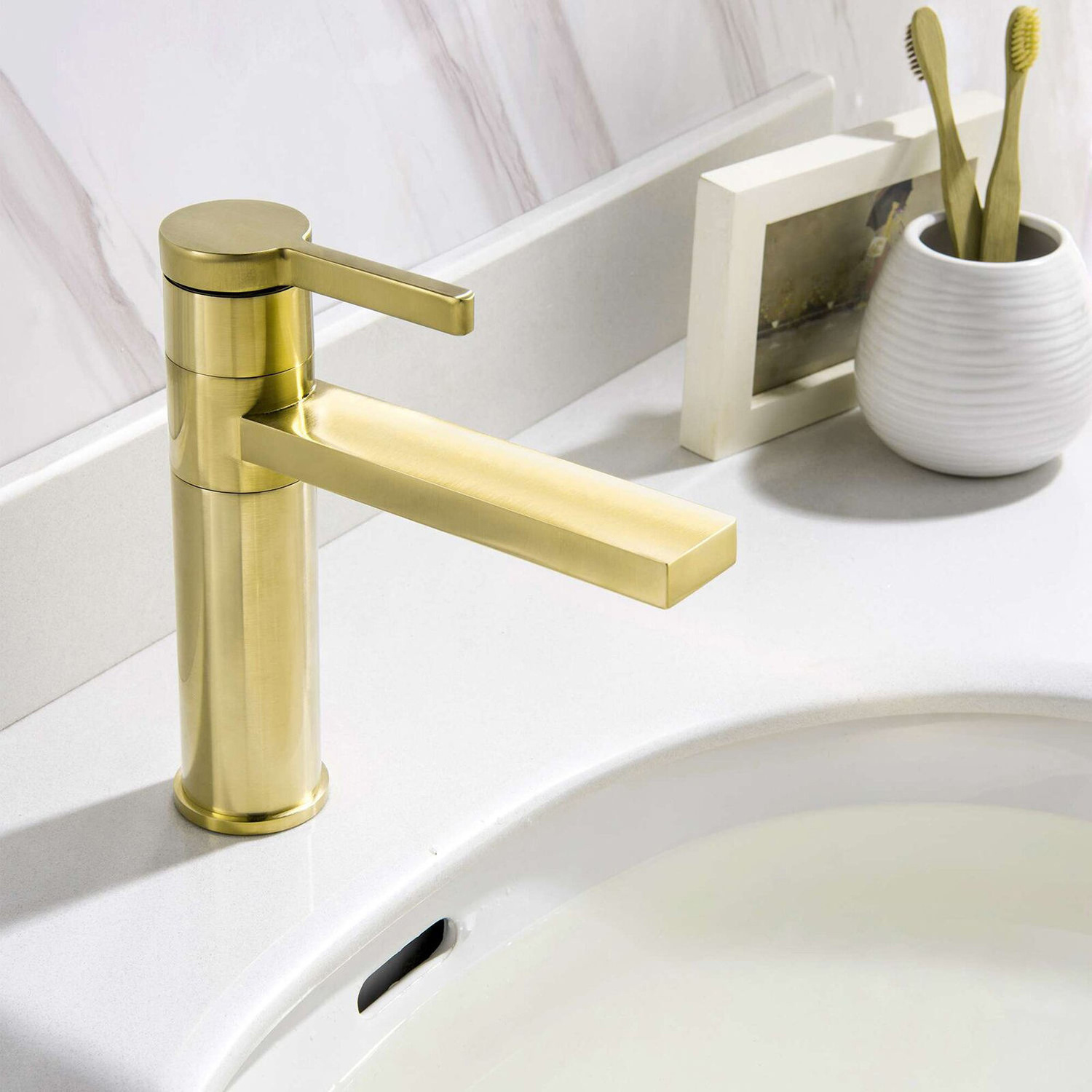 Luxury Lead-free Brass Body Brushed Gold Single Handle Bathroom faucet with One Hole