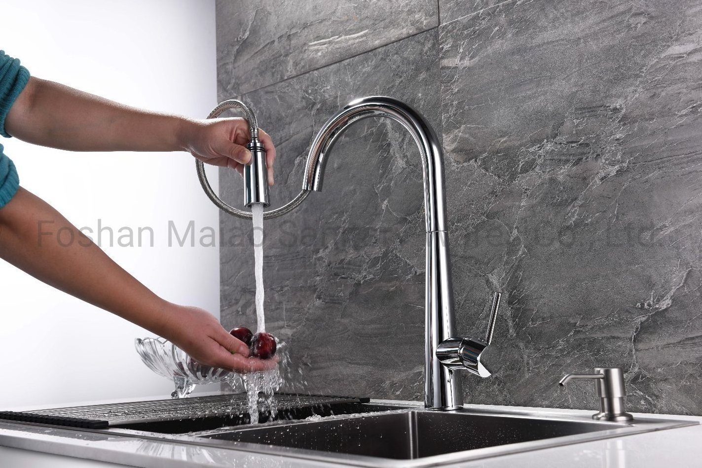 Faucet Manufacture Lead Free Brass Single Handle Chrome Pull-down Kitchen Faucet