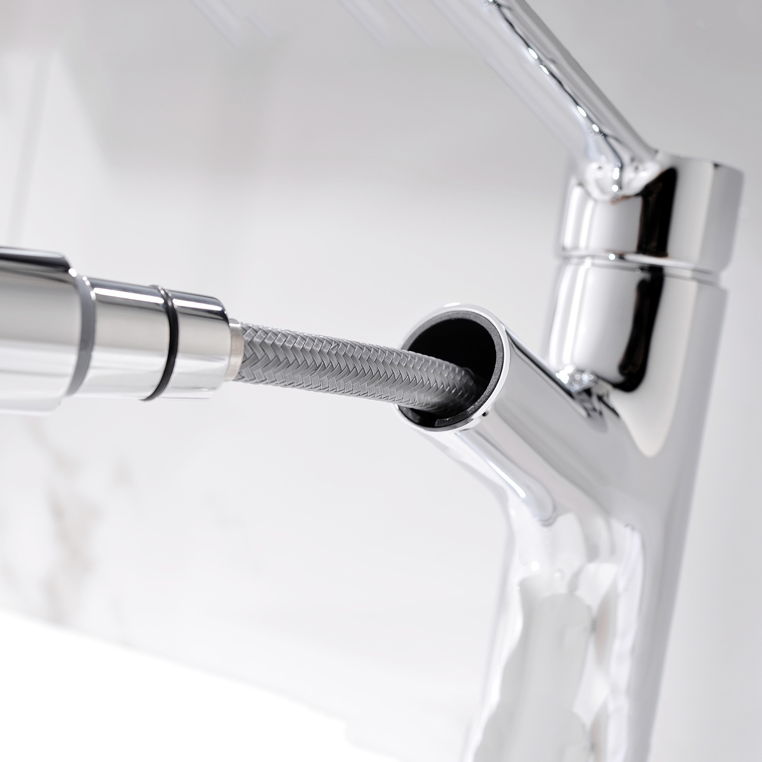 Aquacubic Chrome Bathroom Pull Out Faucet Bathroom Sink Faucet with Magnetic Docking