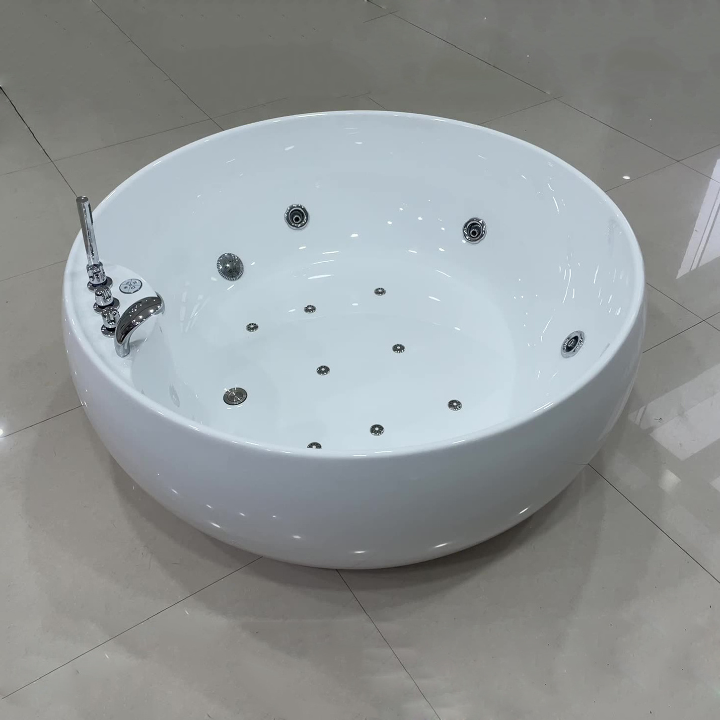 Customized  White Bath Soaking Tub Acrylic Round Freestanding Bathtub Japanese bathtub