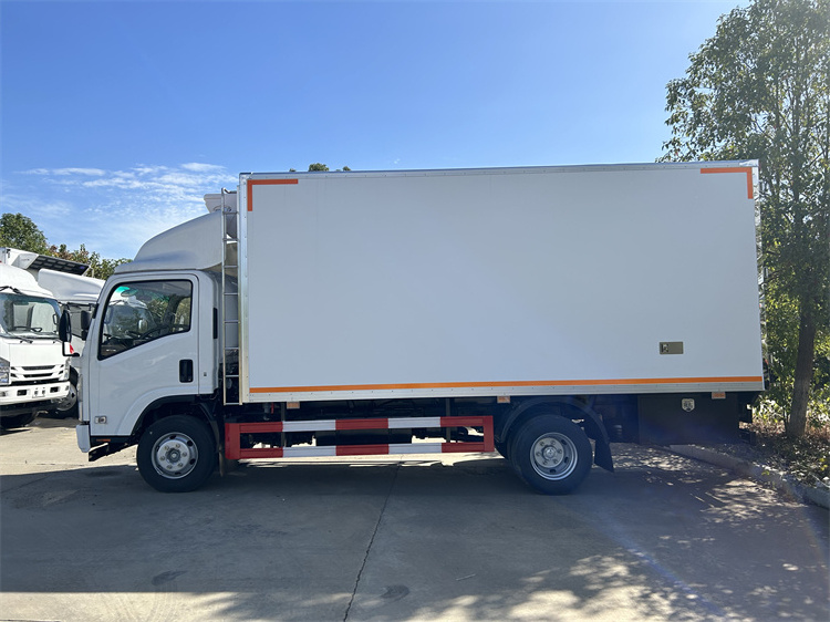 isuzu refrigerated trucks for sale refrigerated truck for meat and fish refrigerated truck for frozen food transport