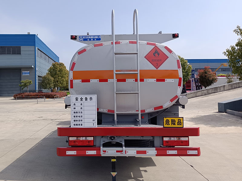 2024 Dongfeng new 4x2 Fuel Tanker Truck  10000 Liters Manual Diesel oil tanker truck for sale