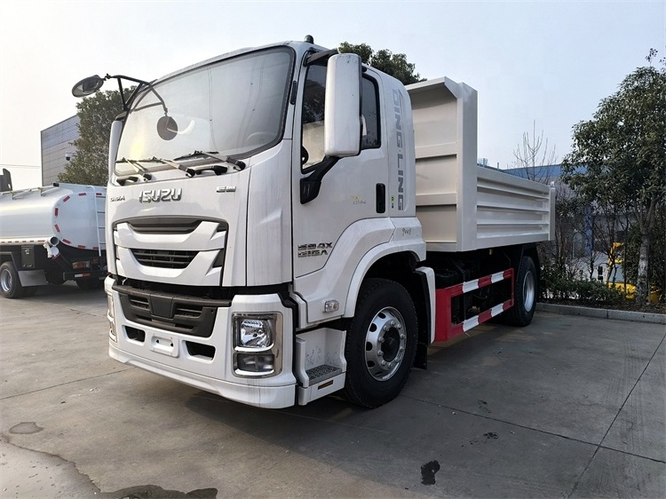 High-quality thickened small dump truck adopts Isuzu Euro VI chassis 4*2 tipper dump truck for export