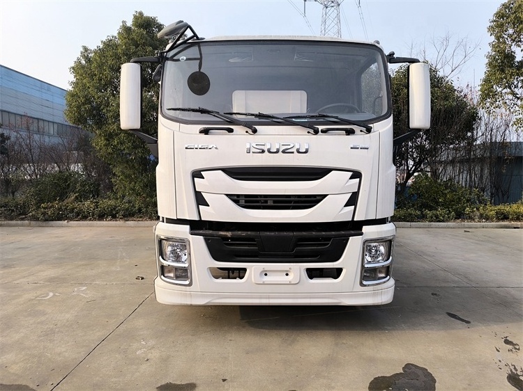 High-quality thickened small dump truck adopts Isuzu Euro VI chassis 4*2 tipper dump truck for export