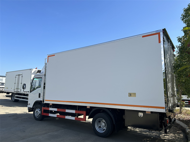 isuzu refrigerated trucks for sale refrigerated truck for meat and fish refrigerated truck for frozen food transport