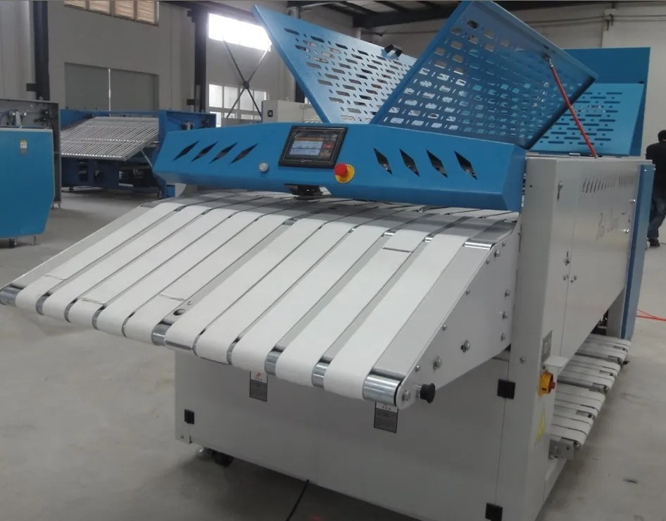 Factory Direct Sales Private Brand High Speed Folding High Quality T Shirt Folding Machine with Touch Screen