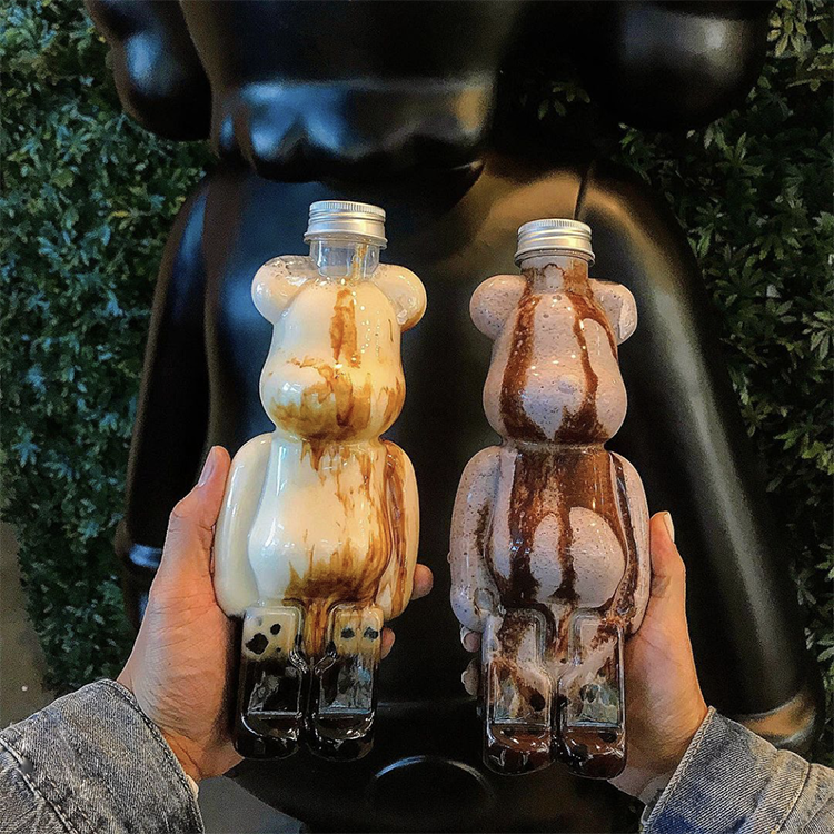 Door to Door Service 350ml 400ml 500ml 700ml Pet Plastic Bear Shape Juice Bottle for drinking with cap and straps