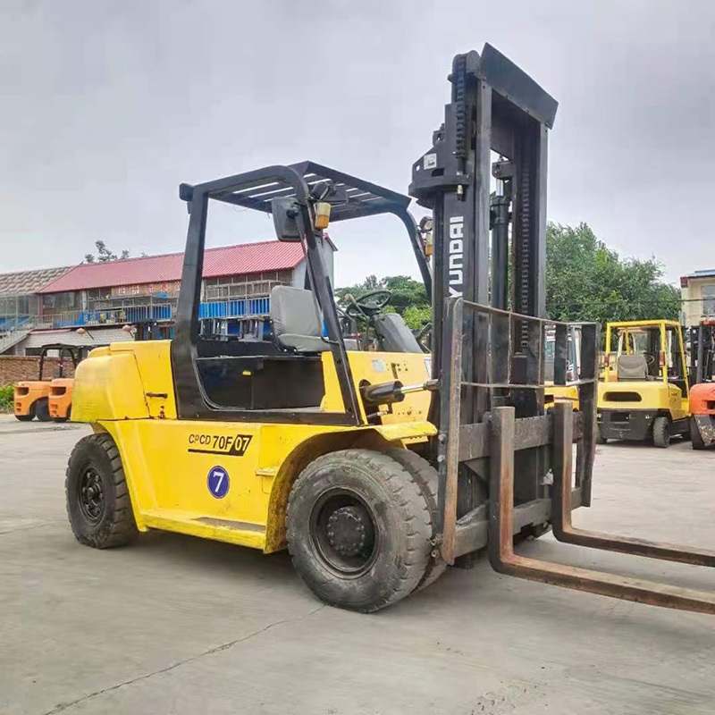 Original second hand  large Hyundai forklift 70  with cheap price Used diesel 6 7 8 10 13 16 ton  wholesale on sale in Shanghai