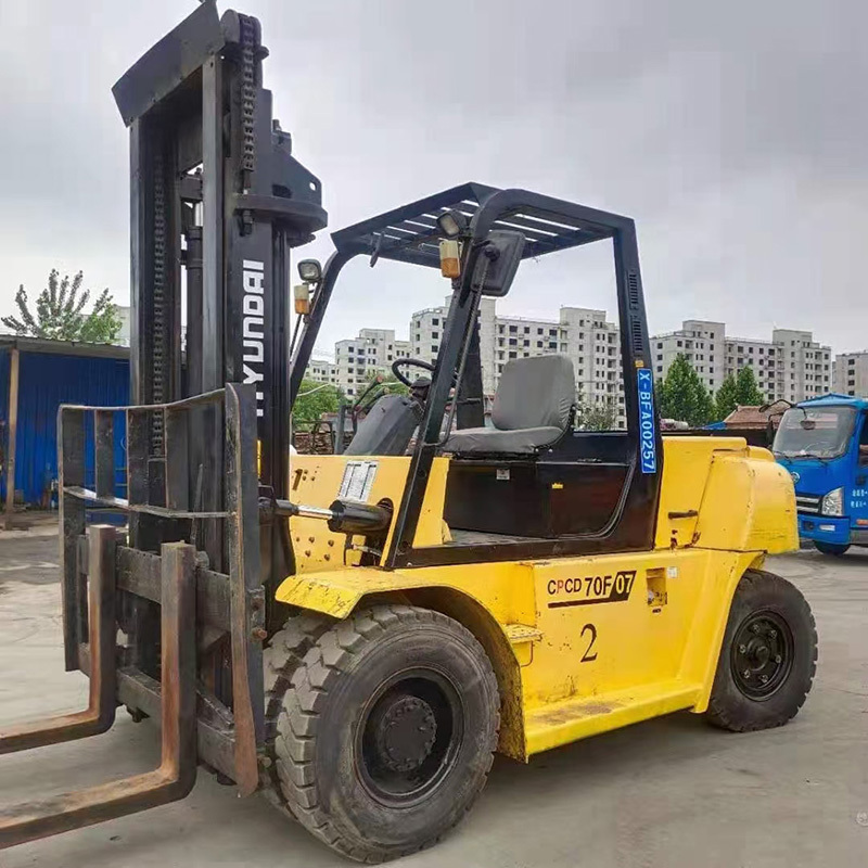 Original second hand  large Hyundai forklift 70  with cheap price Used diesel 6 7 8 10 13 16 ton  wholesale on sale in Shanghai