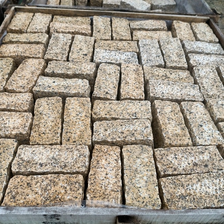 Natural Split Dark Grey Granite Cobblestone/Cube Stone for Paving