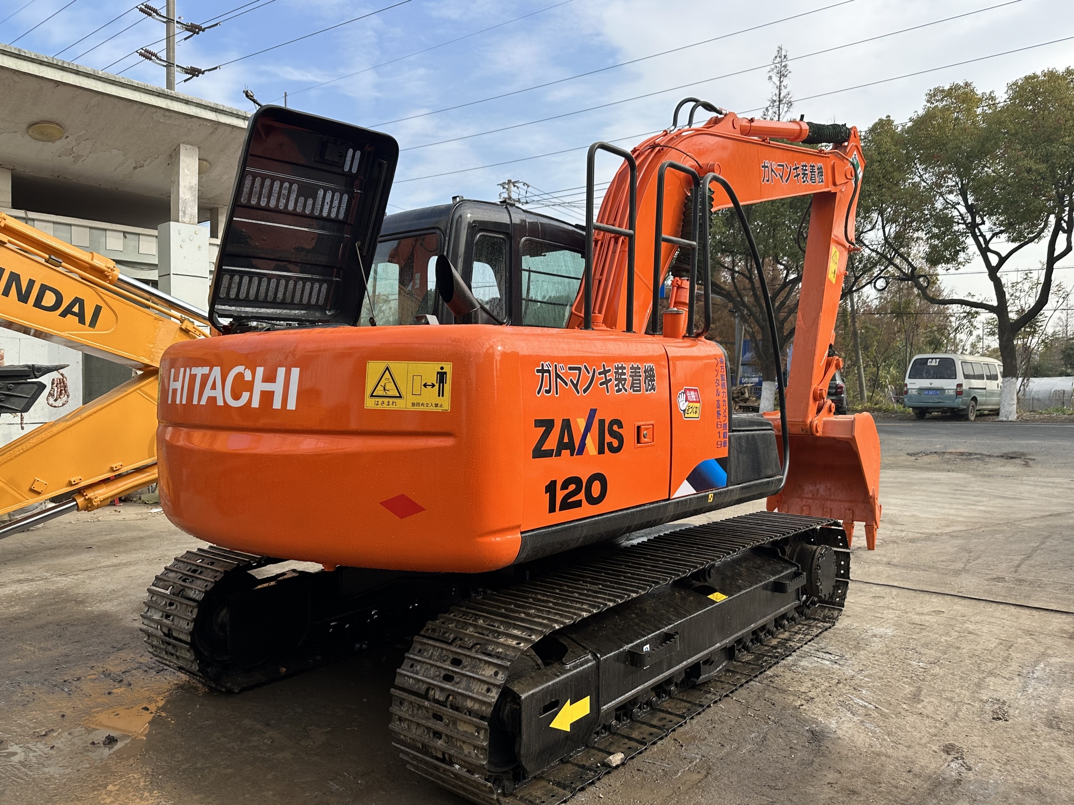 Used Hitachi Excavator Zx120/ Hitachi Zx120-5 Zx120-6 Used Excavating Machinery/second Hand 12 Ton Excavator For Sale