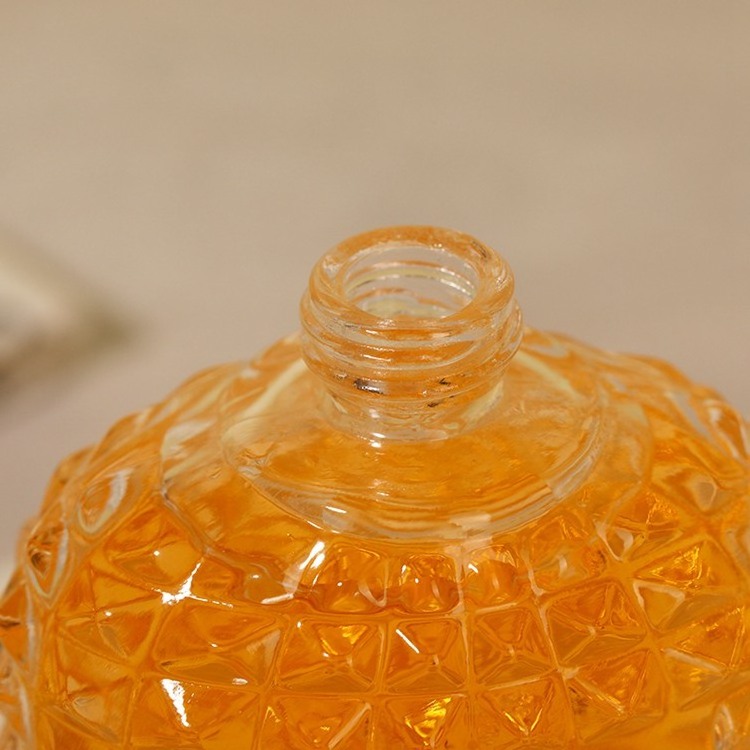 Wholesale Perfume Packing 50ml Pineapple Design Empty Glass Custom Spray Transparent Perfume Bottles 50ml