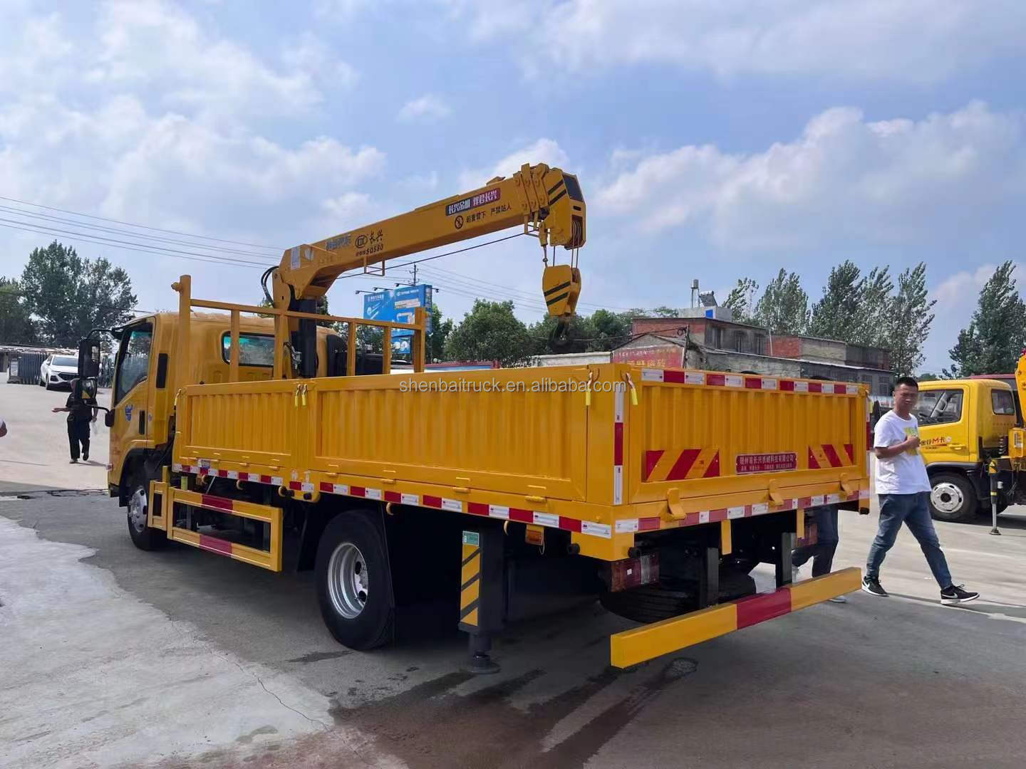 LHD/RHD ISUZU 4x2 Light Pickup Truck Mounted Crane Factory Price 4Ton 5Ton 6Ton Hydraulic Telescopic Boom Crane