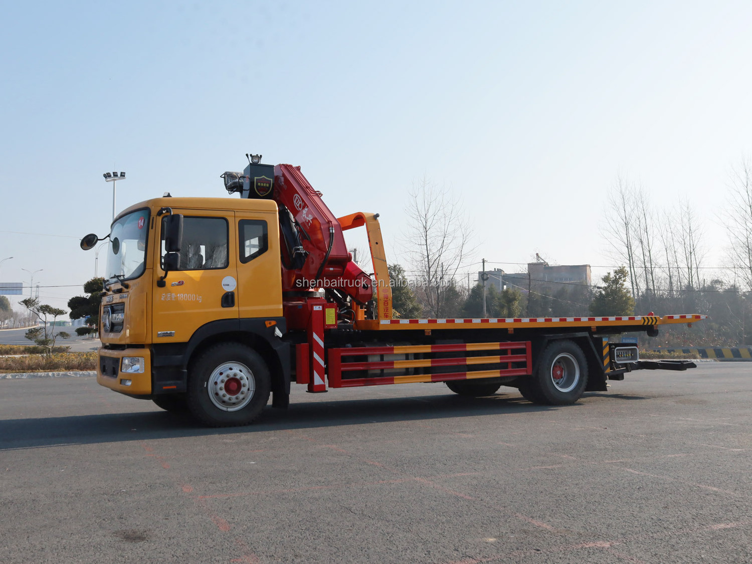 DONGFENG 4x2 5 Ton Rollback Truck with Hydraulic 5Ton 8Ton Knuckle Boom Crane Flatbed Tow Truck Wrecker