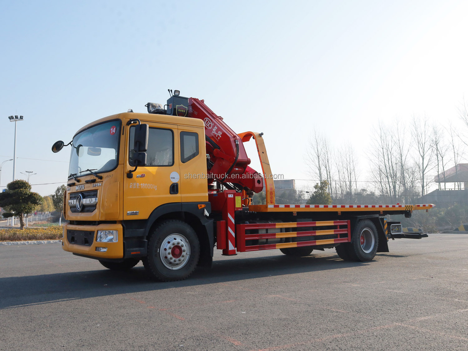 DONGFENG 4x2 5 Ton Rollback Truck with Hydraulic 5Ton 8Ton Knuckle Boom Crane Flatbed Tow Truck Wrecker