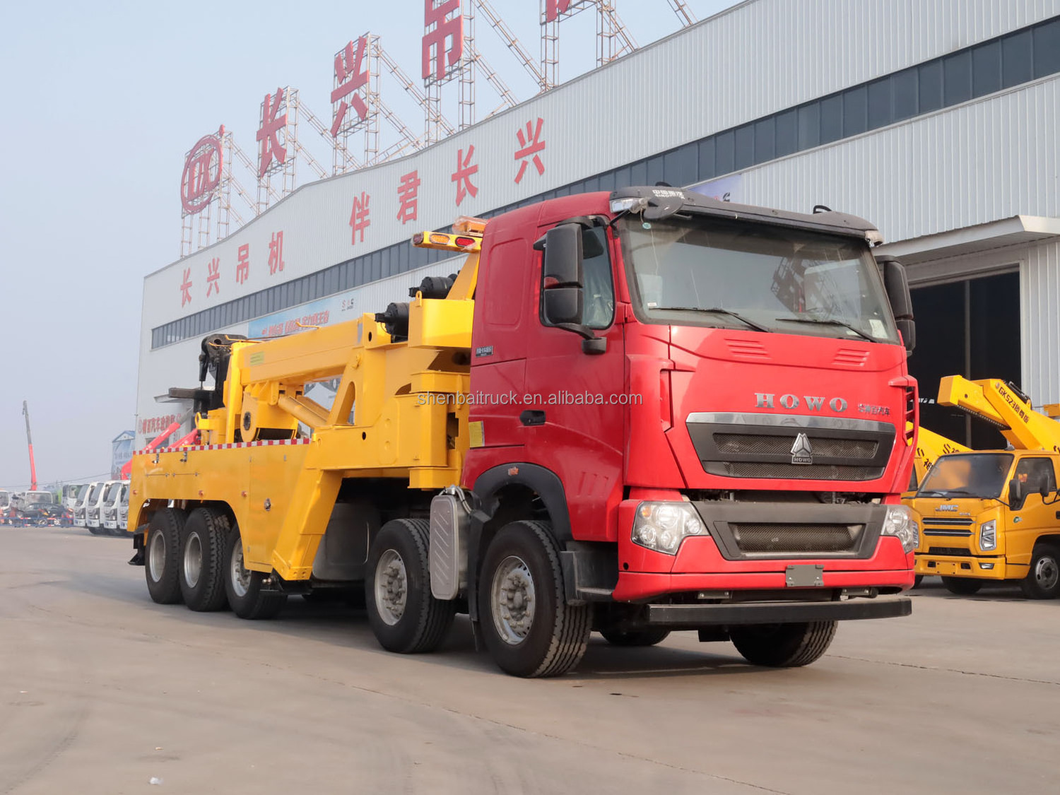 Factory Good Price SINOTRUK HOWO 8x4 10x4 30Ton 50Ton 60Ton Truck Trailer Cleaning Vehicle 360 Rotating Wrecker Truck