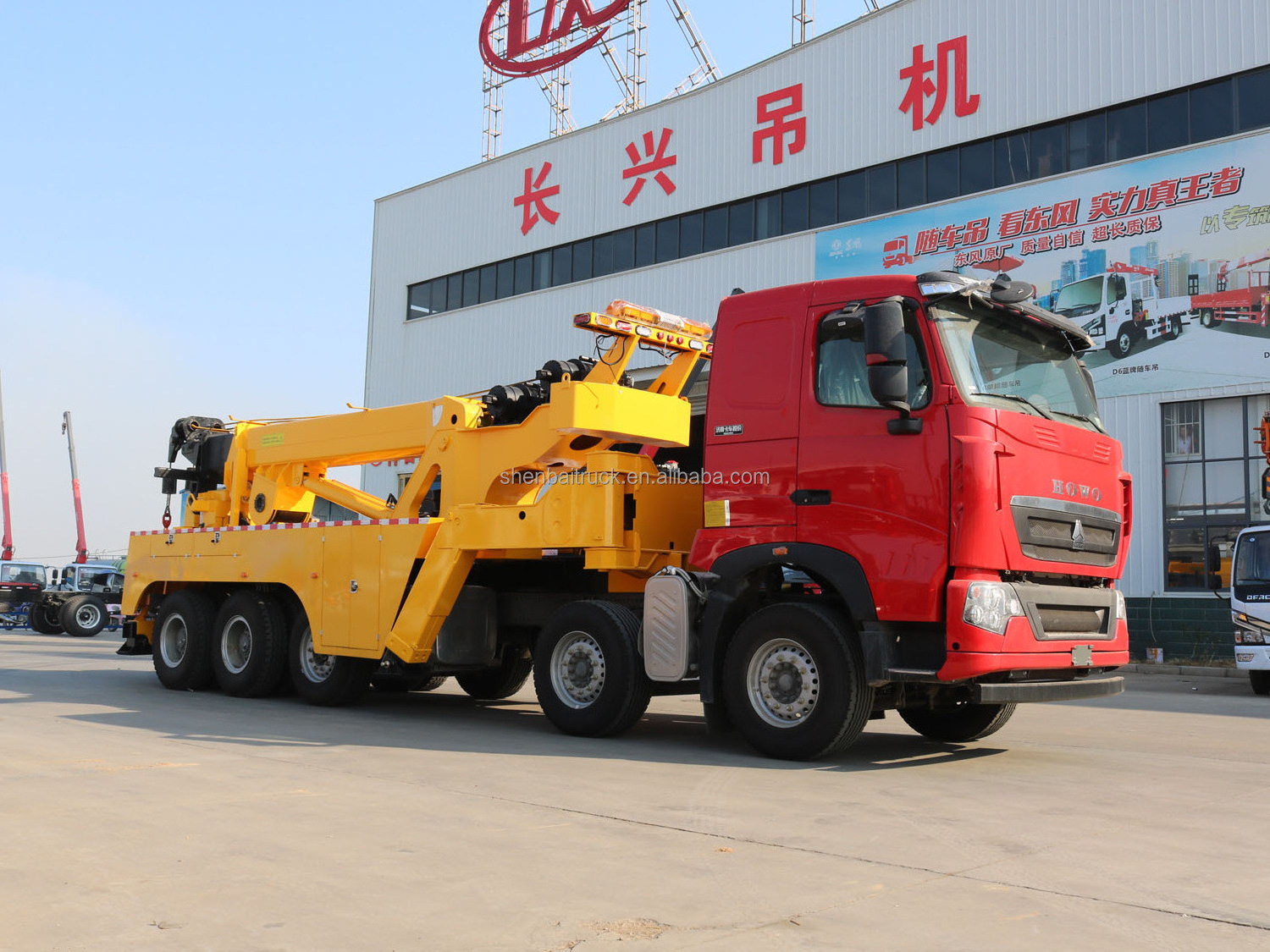 Factory Good Price SINOTRUK HOWO 8x4 10x4 30Ton 50Ton 60Ton Truck Trailer Cleaning Vehicle 360 Rotating Wrecker Truck