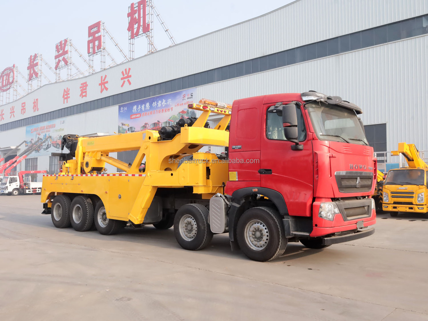 Factory Good Price SINOTRUK HOWO 8x4 10x4 30Ton 50Ton 60Ton Truck Trailer Cleaning Vehicle 360 Rotating Wrecker Truck