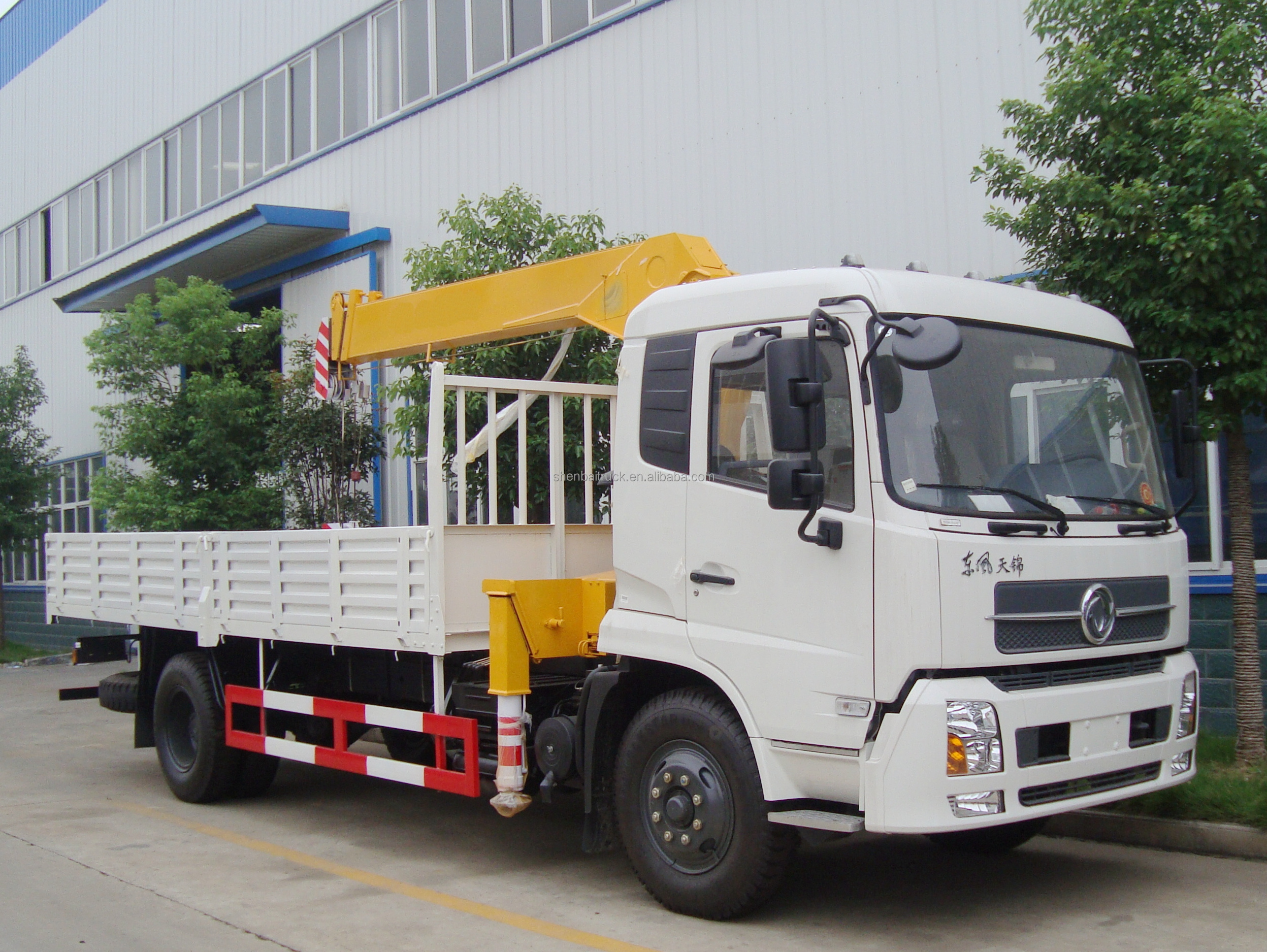 Right Hand Drive Dongfeng 4x2 Small Pickup Truck Mounted Crane Lorry 6Ton 7Ton 8Ton Hydraulic Telescopic Boom Crane