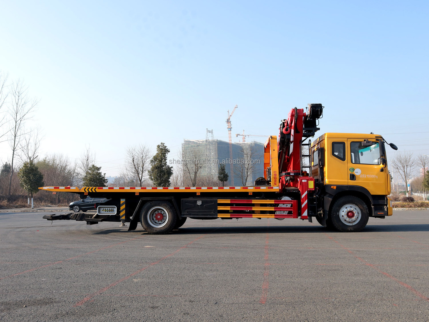 DONGFENG 4x2 5 Ton Rollback Truck with Hydraulic 5Ton 8Ton Knuckle Boom Crane Flatbed Tow Truck Wrecker