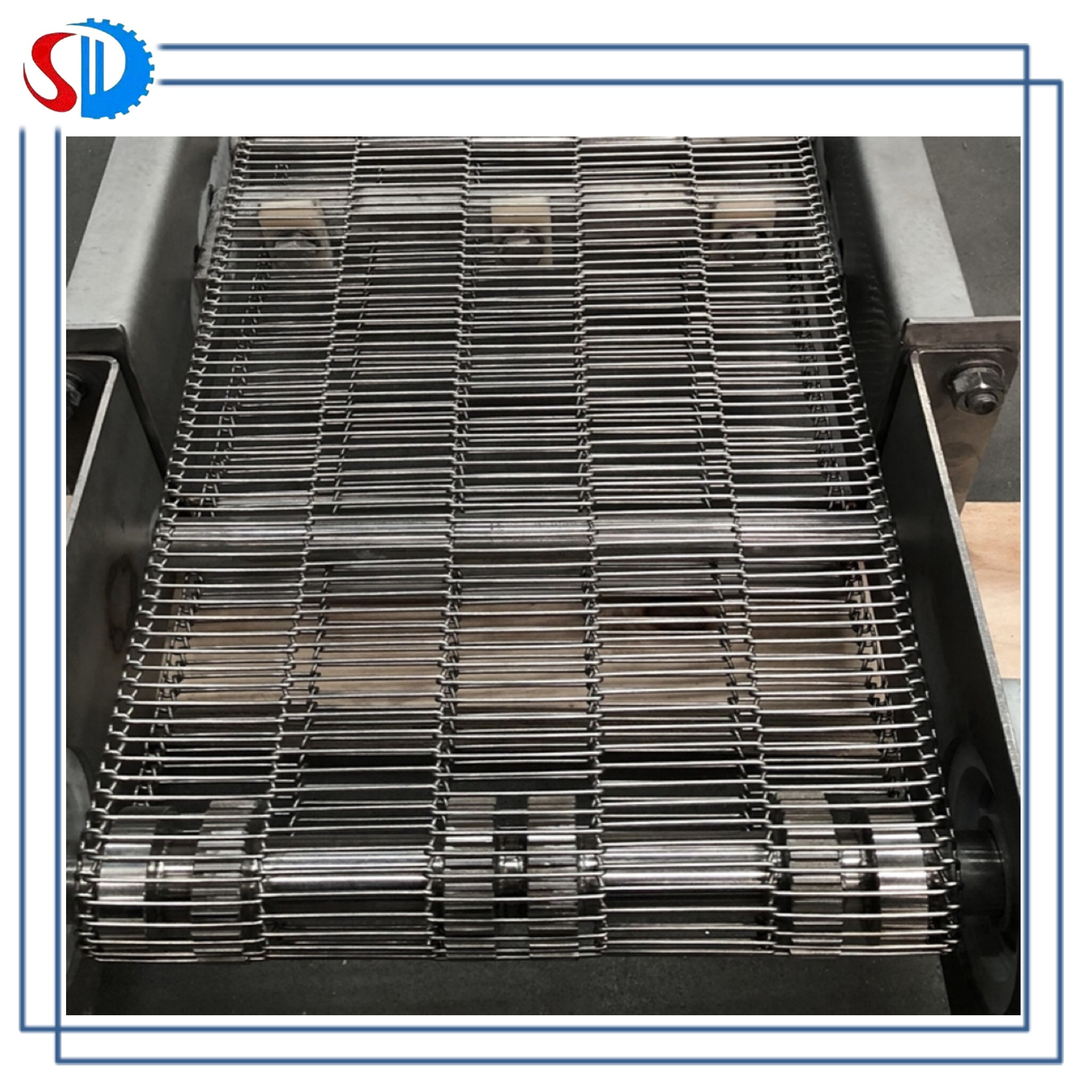 Food Grade Customized Food Progressing Used 304 Stainless Steel Flat Flex Mesh Belt Conveyor For Fried Food Coating Powder