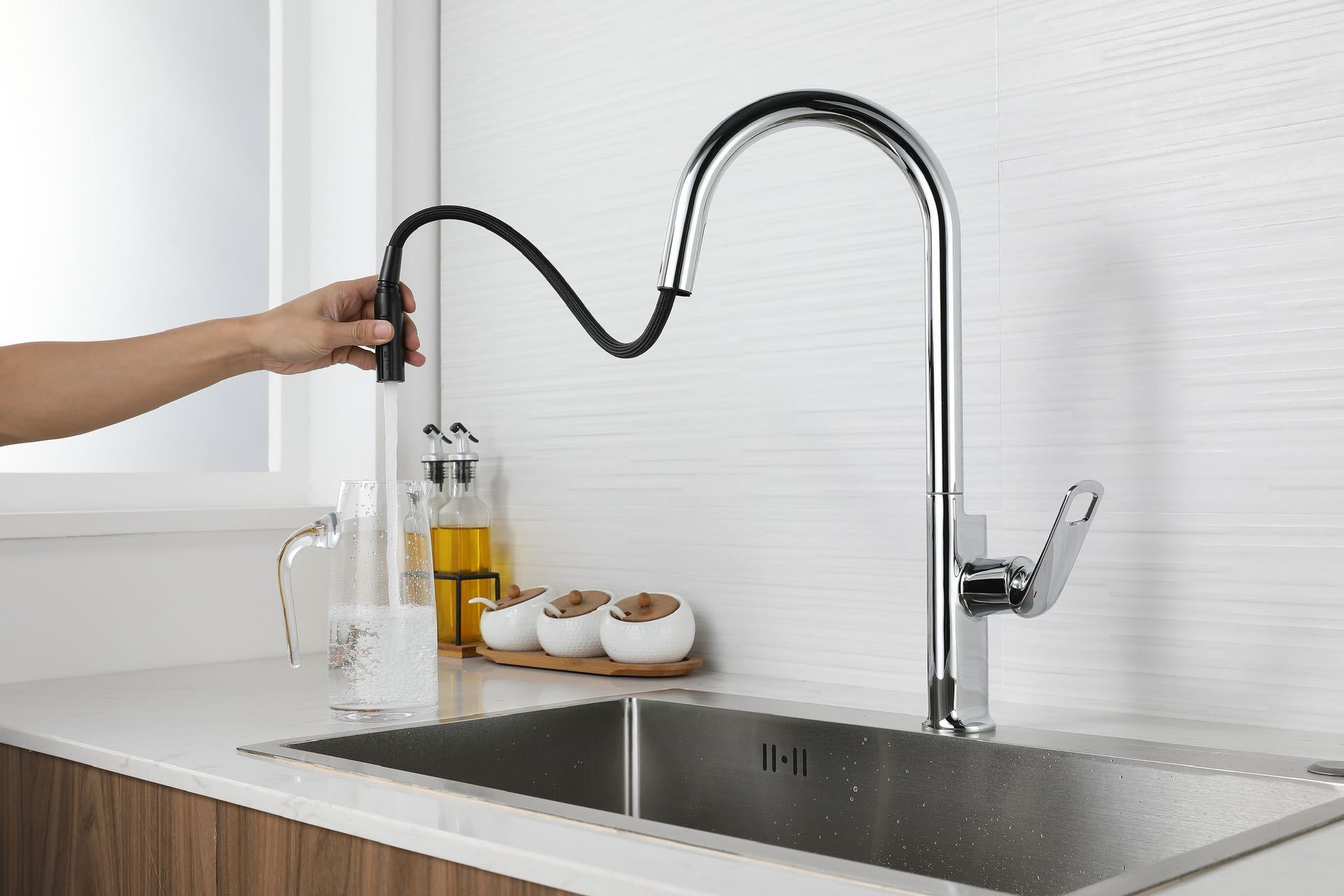 Modern Design Sanitary Ware Pull Down Spray Kitchen Faucet Single Handle Single Hole Kitchen Sink Faucet