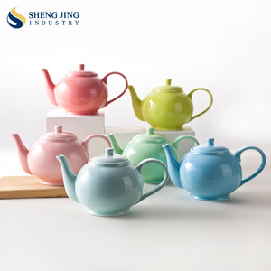 Shengjing Customize Logo 450ml 850ml Color Ceramic Teapot Elegance Hot Milk Teapot Porcelain Coffee Tea Pot For Restaurant